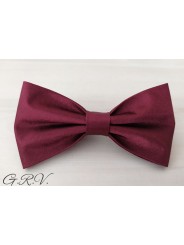 Blizgi bordo spalvos peteliškė